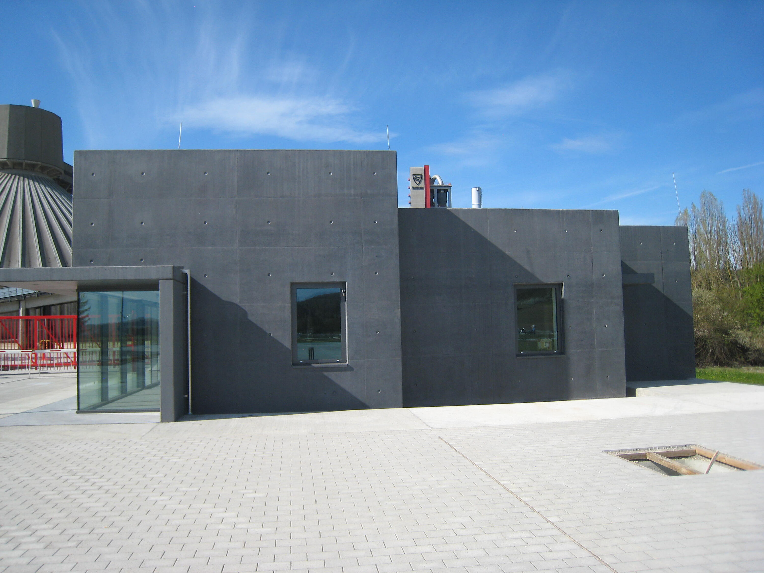 Bild 8: Versandgebäude nach Fertigstellung