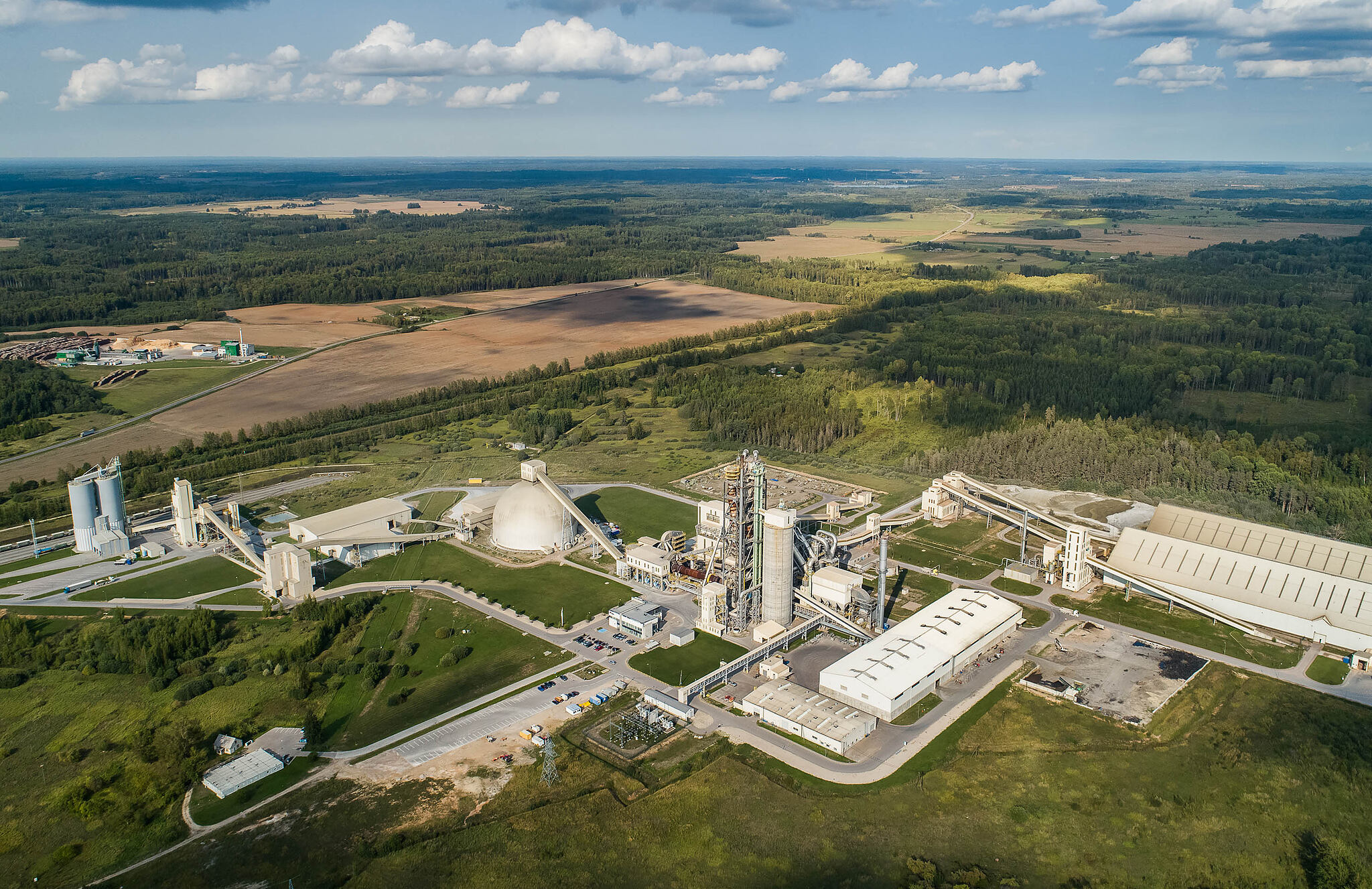 Broceni_cement_plant (1)