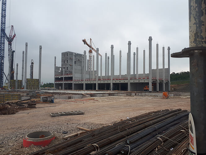 Abb. 3: Errichtung des Rohbaugebäudes